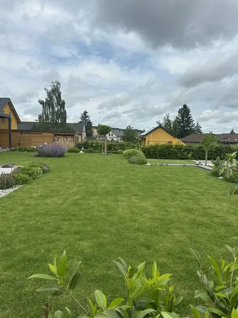 Realizace nové zahrady o rozloze přibližně 1 000 m²