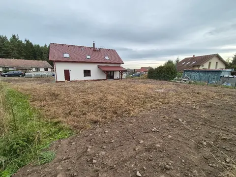 Realizace rodinné zahrady v Lázi u Příbrami 2026